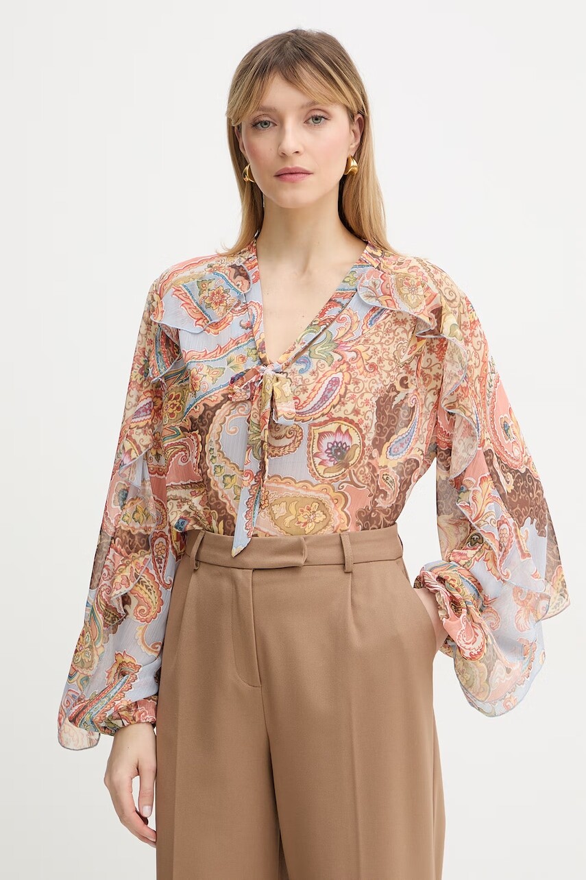Guess blúzka s volánom dámska PAISLEY