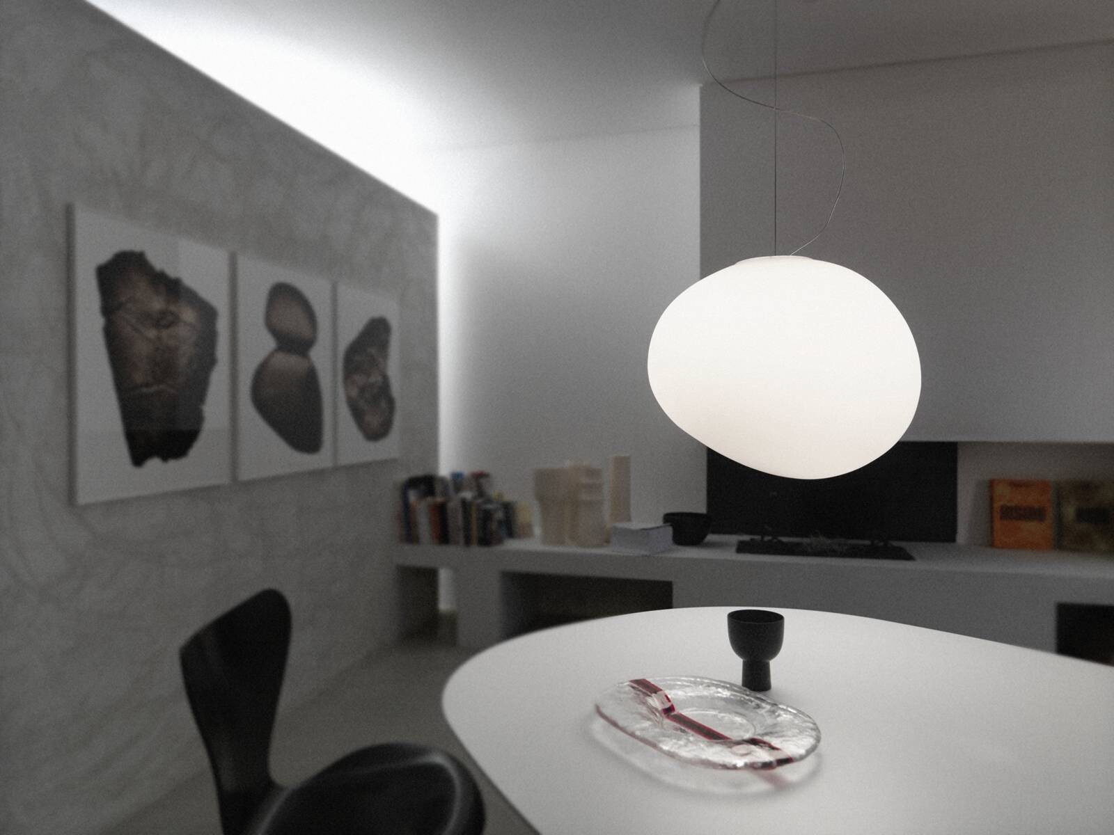 Závesné svietidlo Foscarini Gregg Medium, biele, výška 26 cm