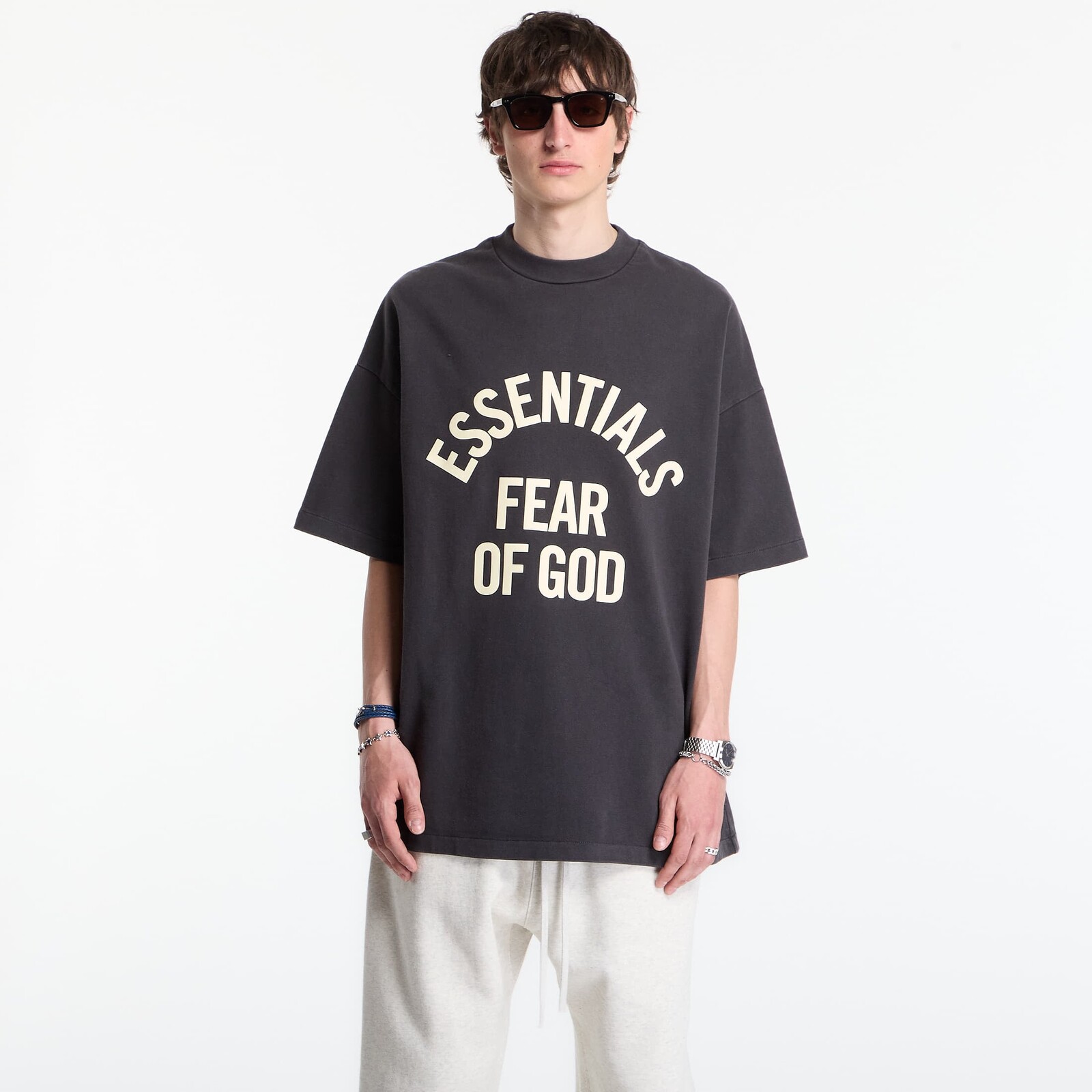 Tričko Fear of God Essentials Campus 90'S Short Sleeve Tee Faded Black M