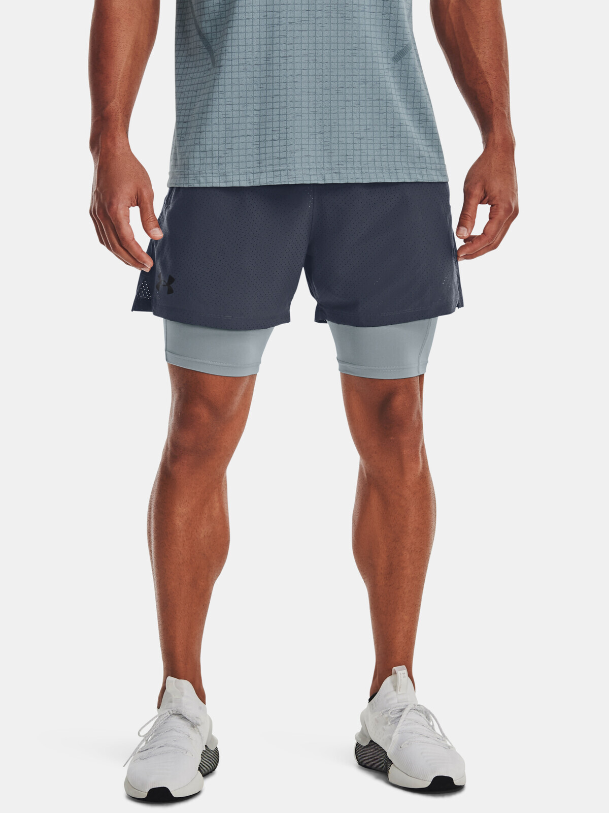Šedé pánske športové šortky Under Armour UA Vanish Wvn 2in1 Vent Sts