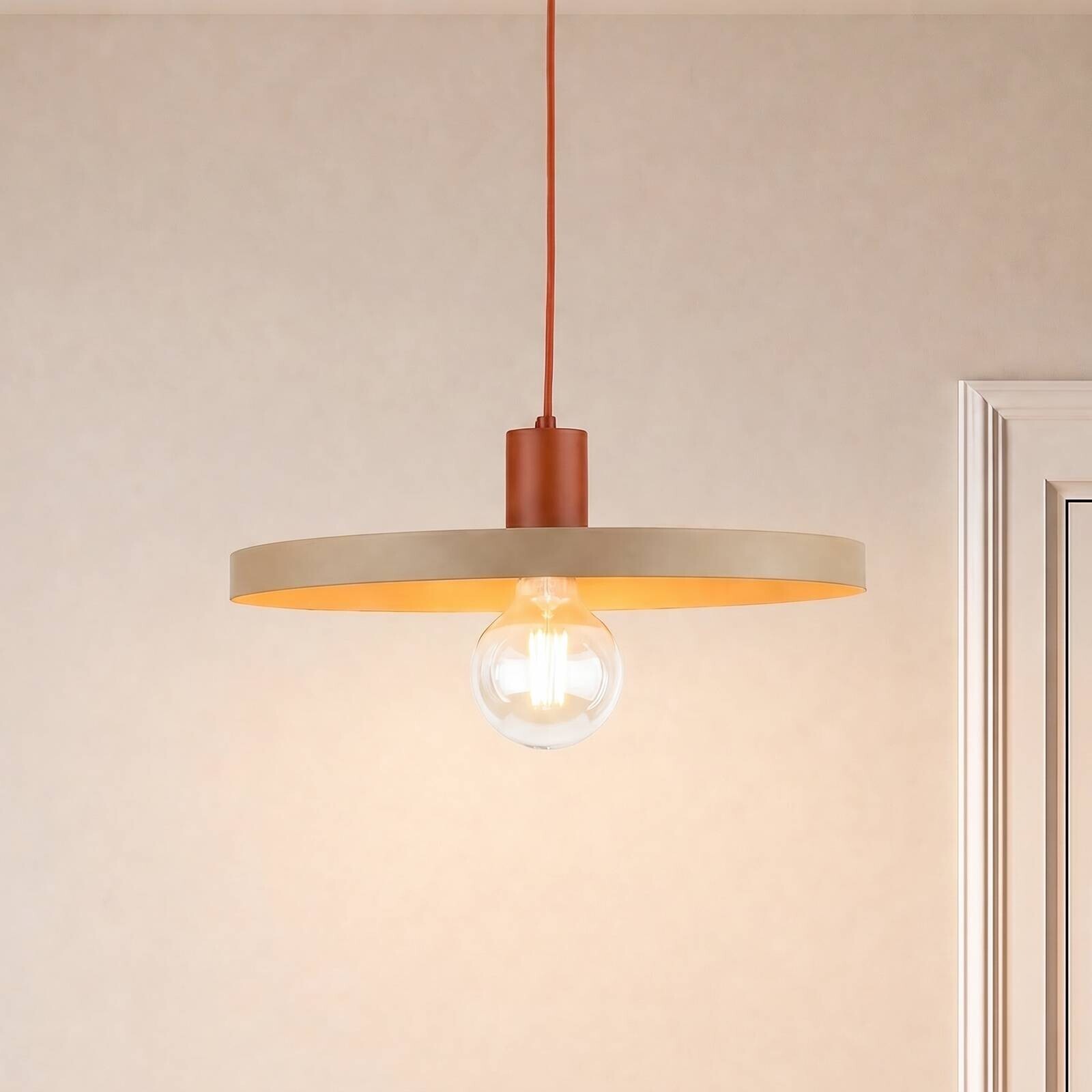 Závesné svietidlo Sila, piesková/červená, kov, Ø 45 cm, E27