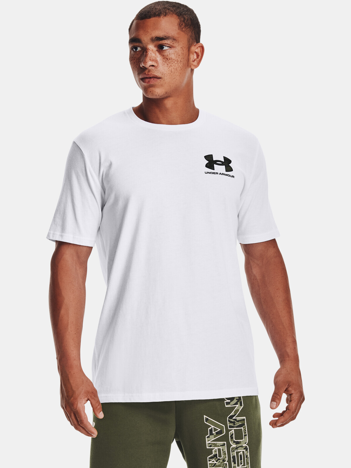 Under Armour ABC CAMO FILL WORDMARK SS-WHT T-Shirt - Mens