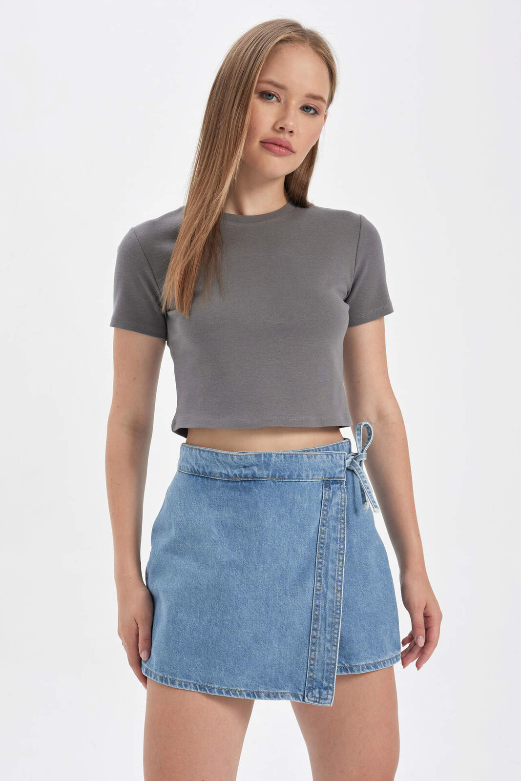 DEFACTO Slim Fit Rebrované Tričko s Krátkym Rukávom