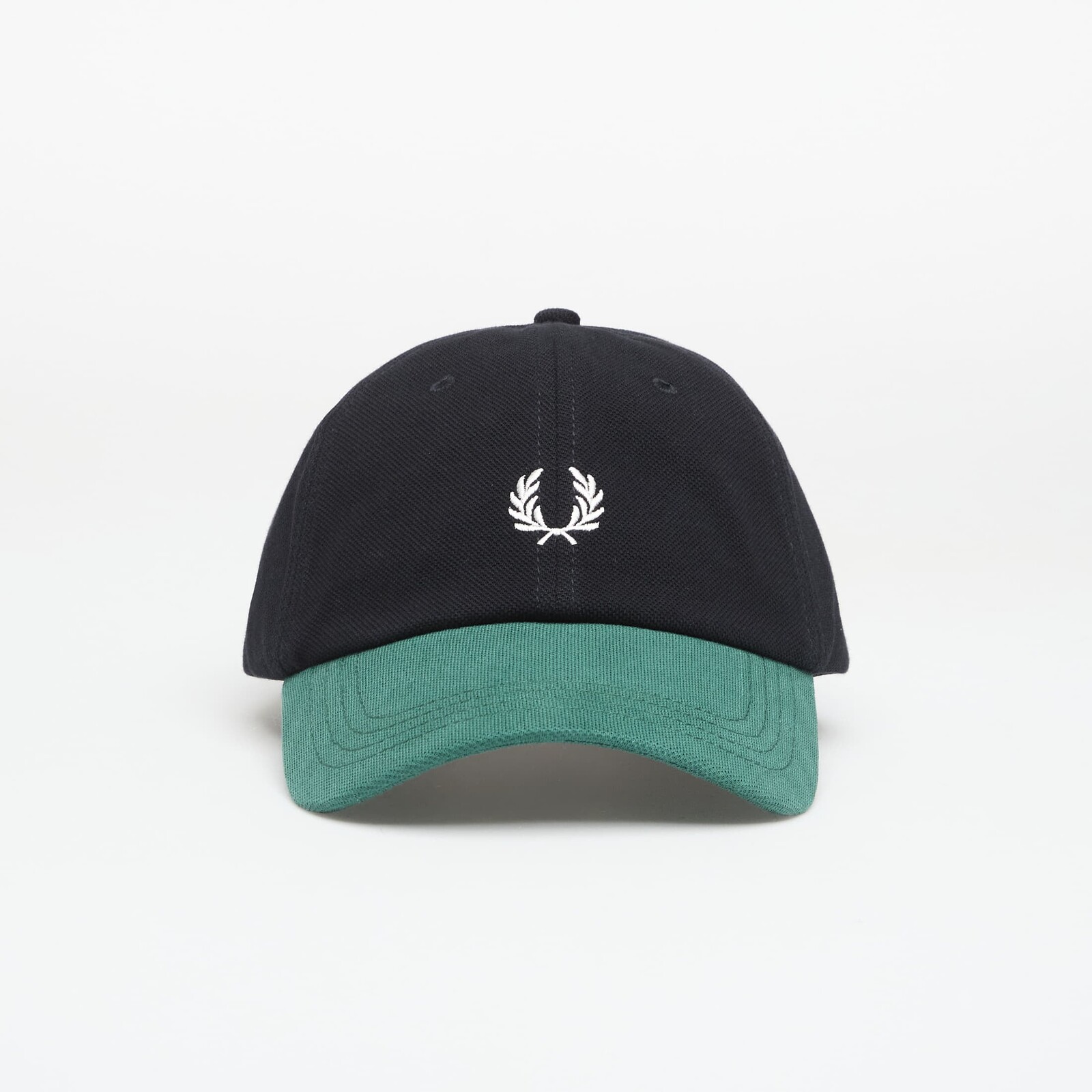 Šiltovka Fred Perry Blocked Pique Classic Cap Navy Universal