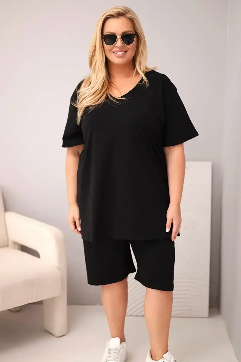 Dámsky plus size set s blúzkou a šortkami, čierny