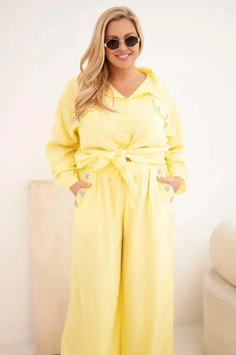 Kesi Plus Size dámsky set s košeľou a širokými nohavicami žltý