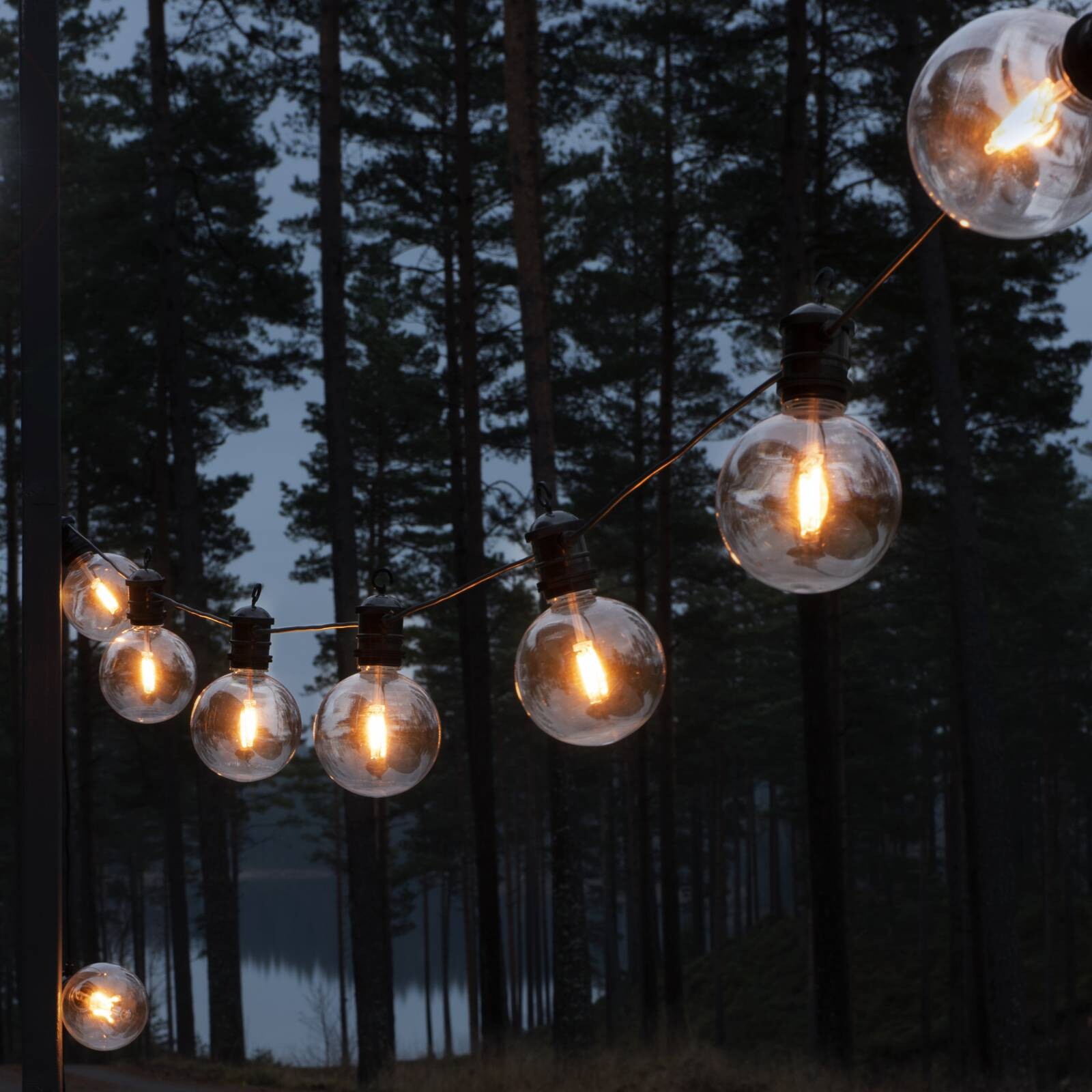 LED solárne reťazové svetlá Party, 7 W, jantárová farba, IP44, 1800 K