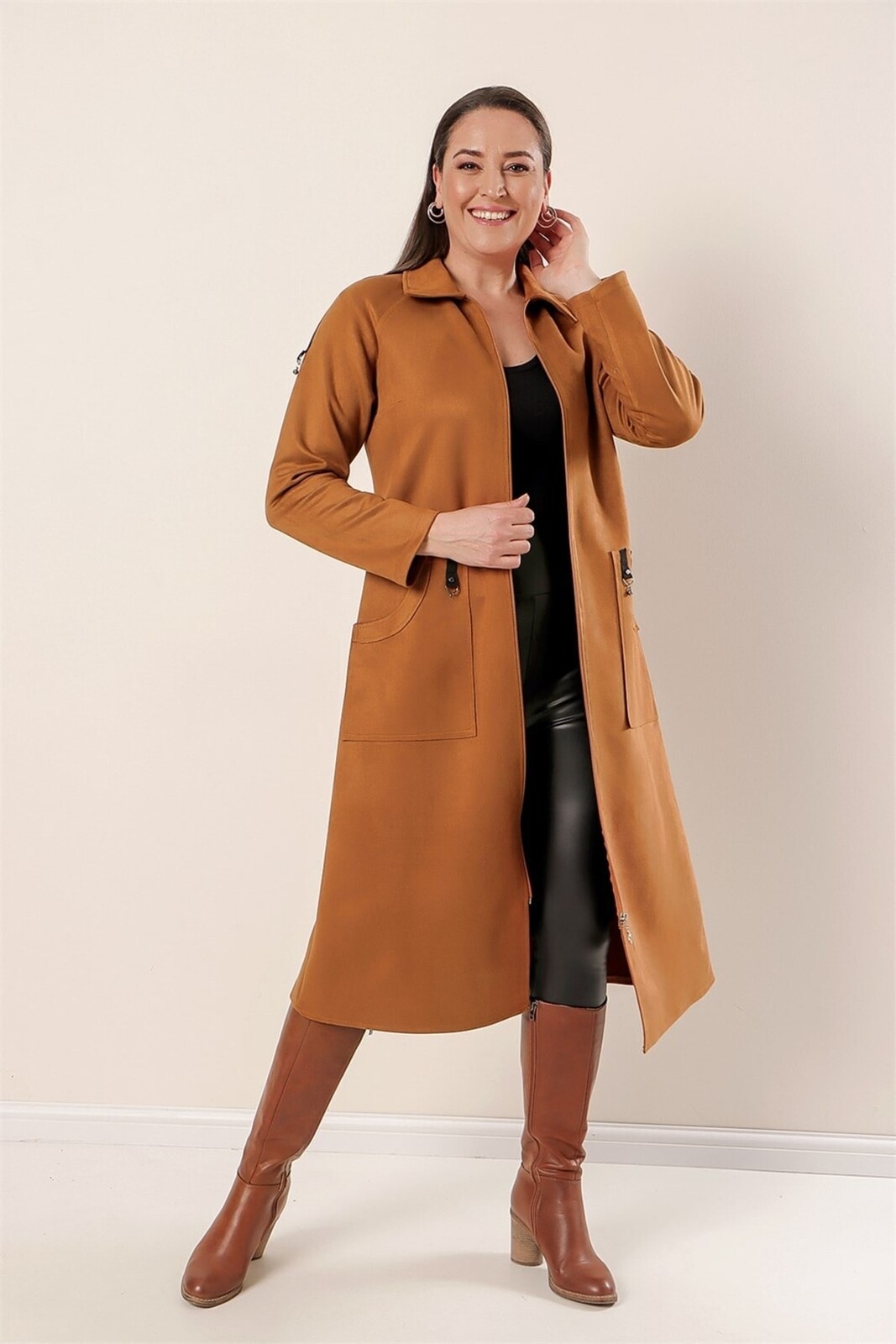 By Saygı Plus Size semišový kabát