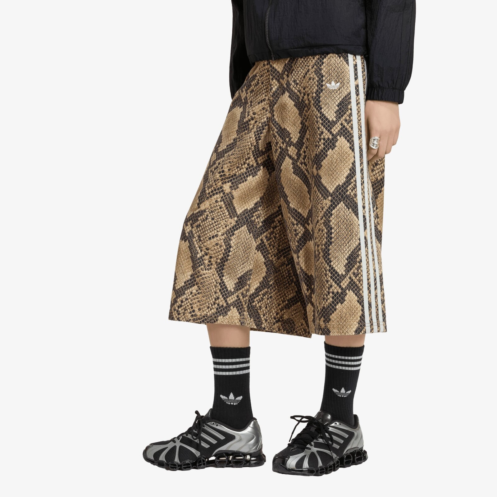 Šortky adidas Snake Print Denim Bermuda Shorts Linen/ Magic Beige 29/30