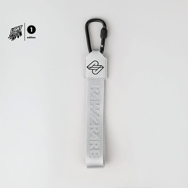 Raw2Rare Rozlišovacia karabína na album Raw2Rare 2Hook - White