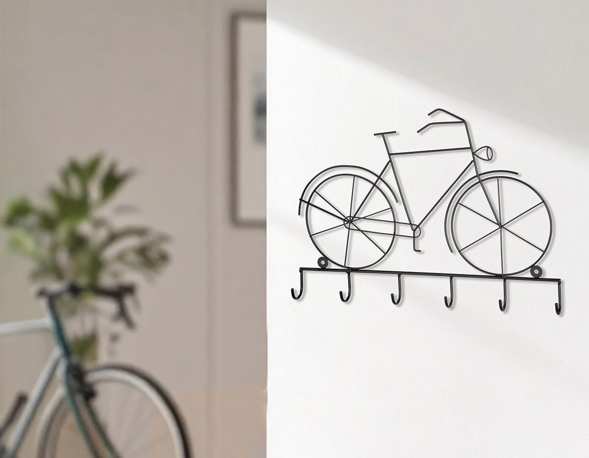 Vešiak s motívom bicykla