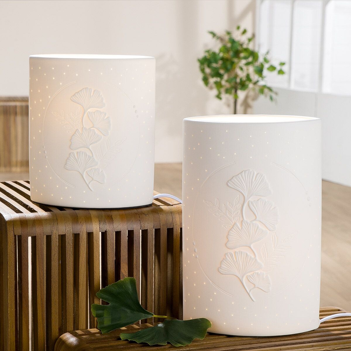Porcelánová lampa s motívom ginka 