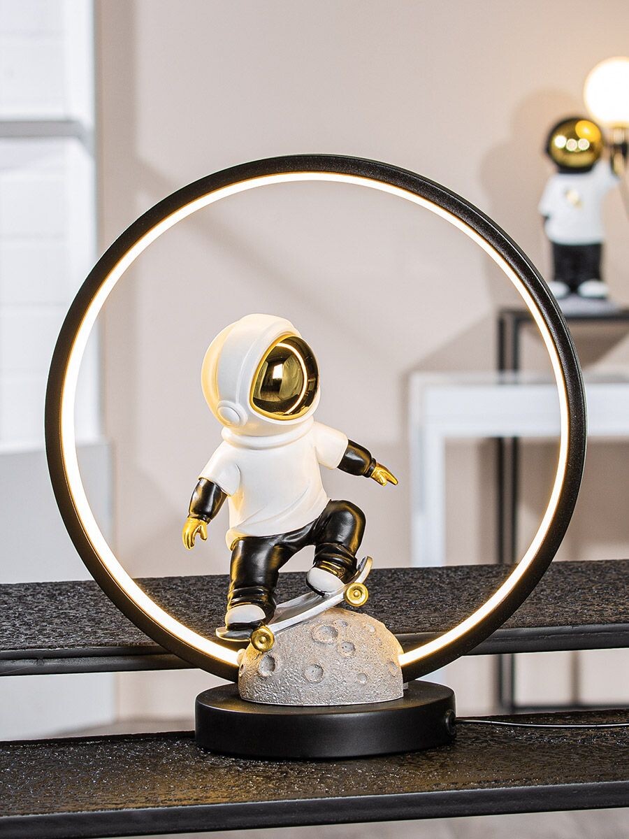 LED lampa pre astronautov 