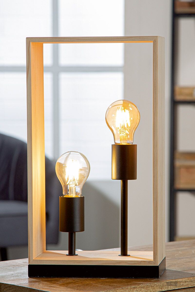 Stolová lampa s dreveným rámom 