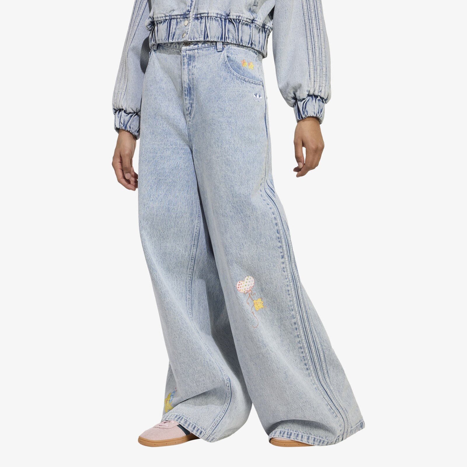 Džínsy adidas x Care Bears Care Bear High Rise Wide Leg Denim Pant Clear Sky 27/30