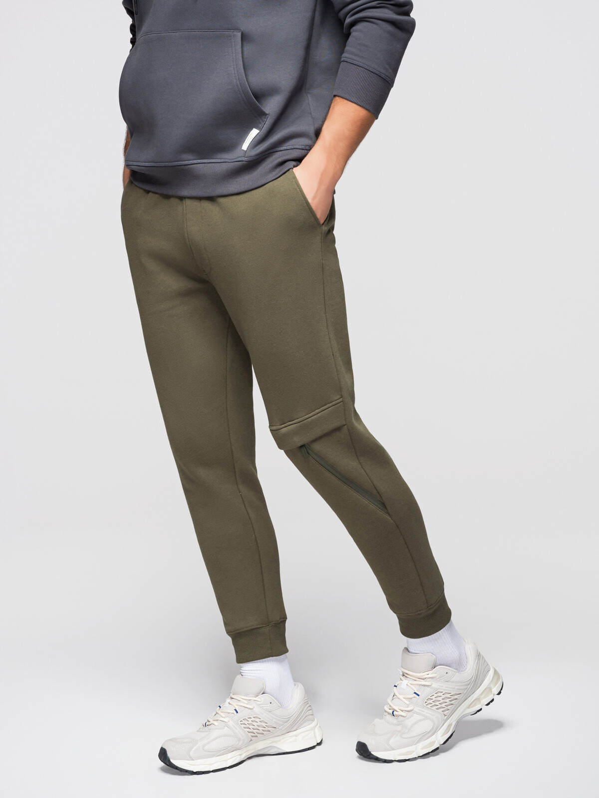 Ombre Men's sweatpants with topstitching and leg zipper