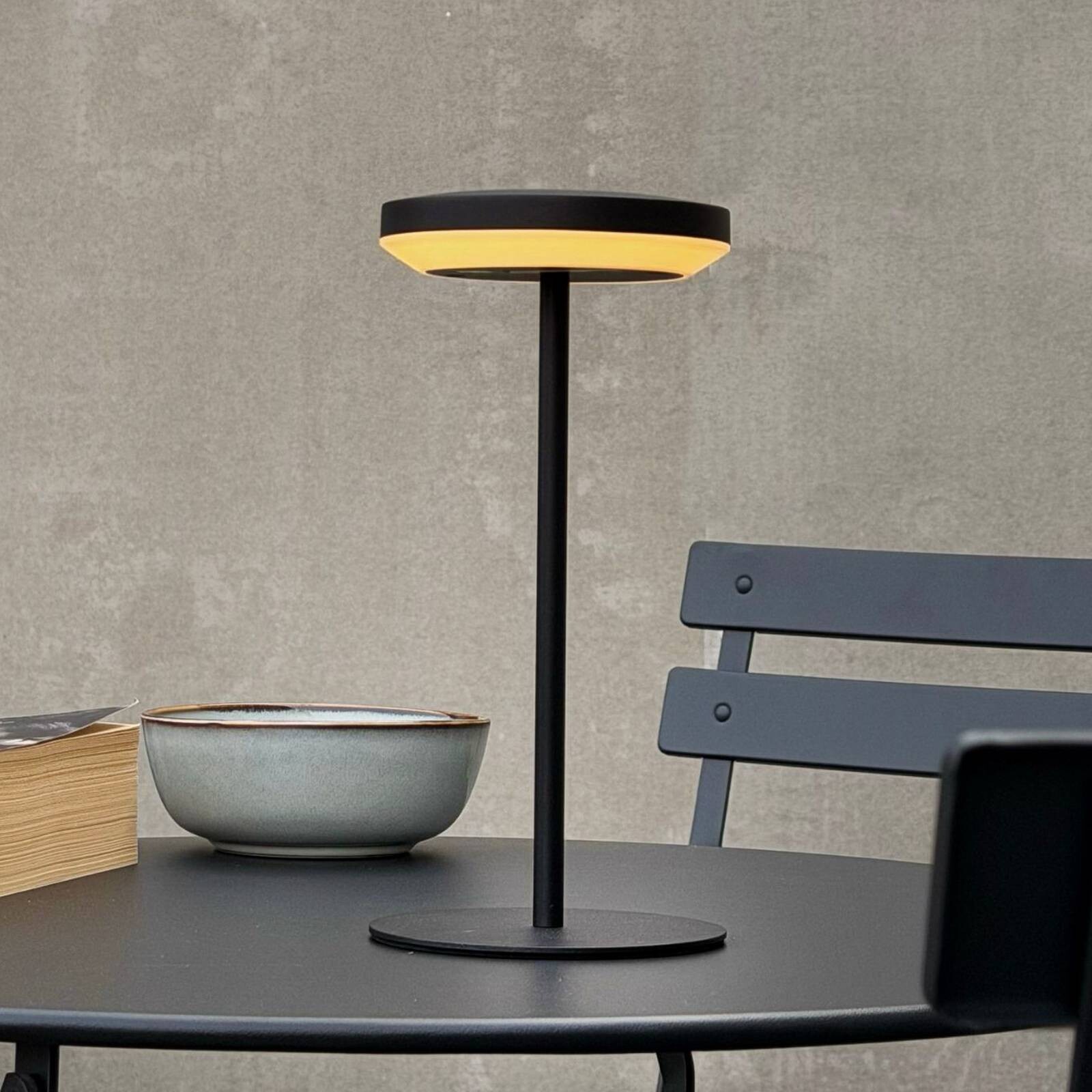 Solárna stolová LED lampa Dyberg Larsen Otera s LED osvětlením, čierna, 25 cm,