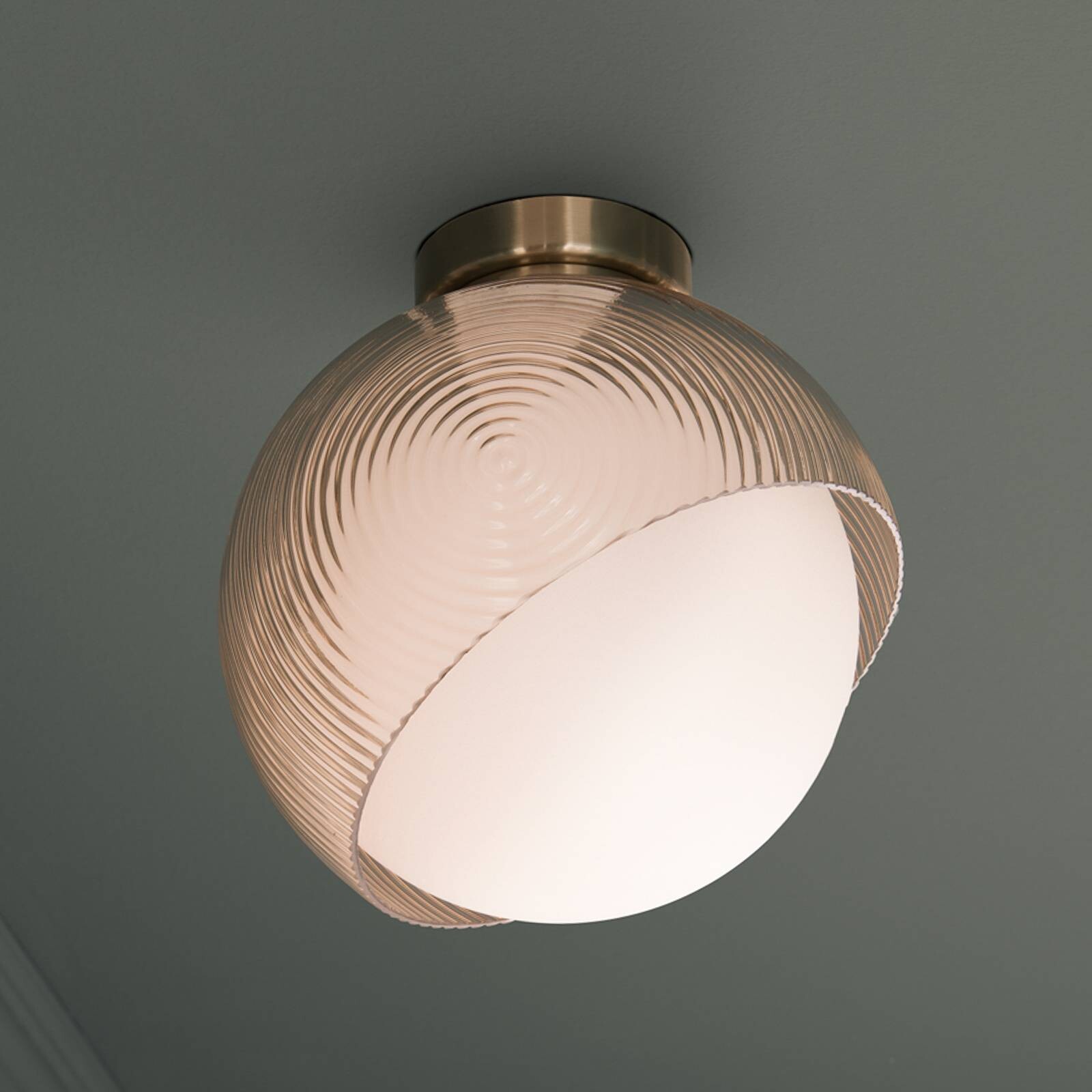 Stropné svietidlo IDEAL LUX Bloom, Ø 30 cm, mosadz, kov/sklo