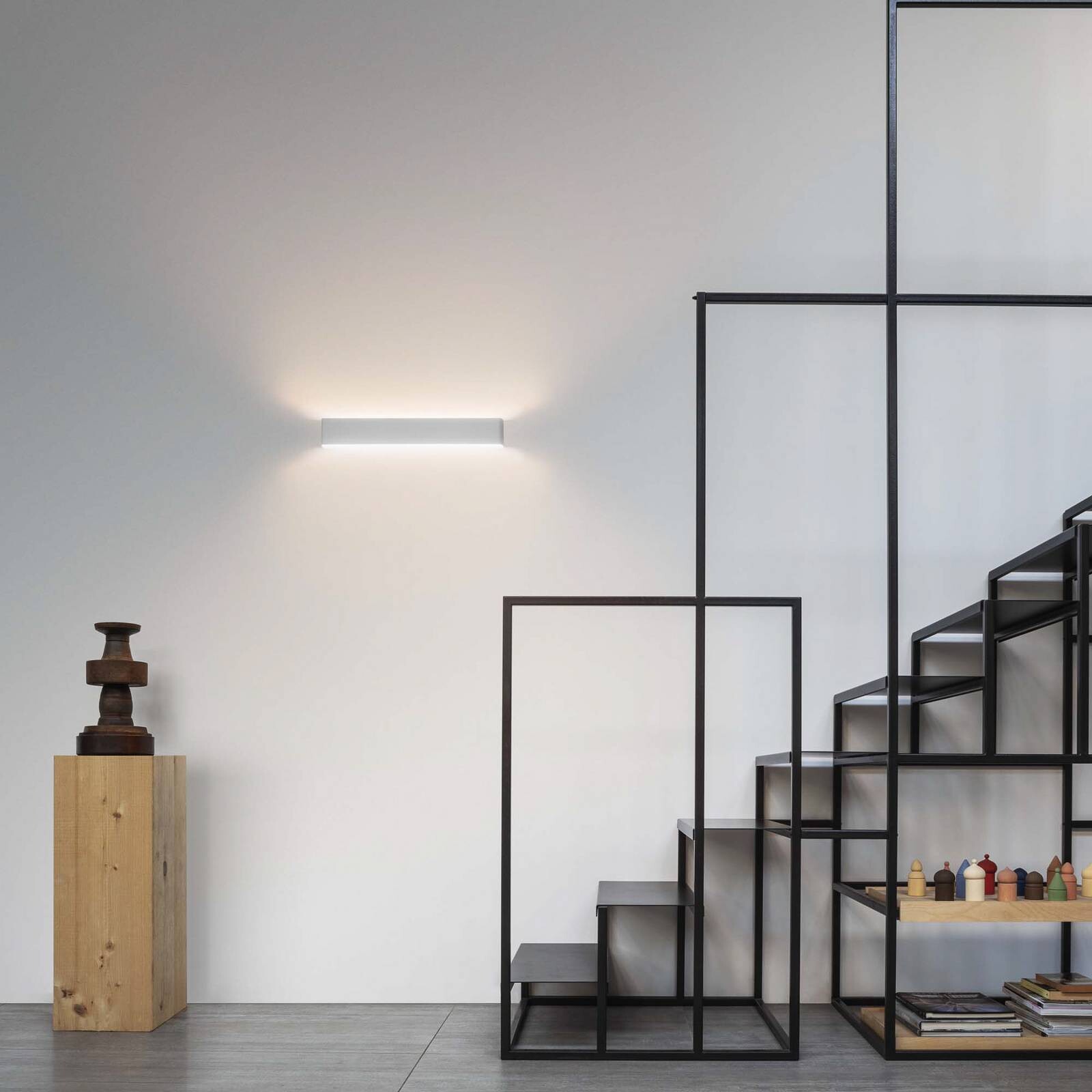Nástenné svetlo IDEAL LUX Delta, biela, šírka 30 cm, 4 000 K