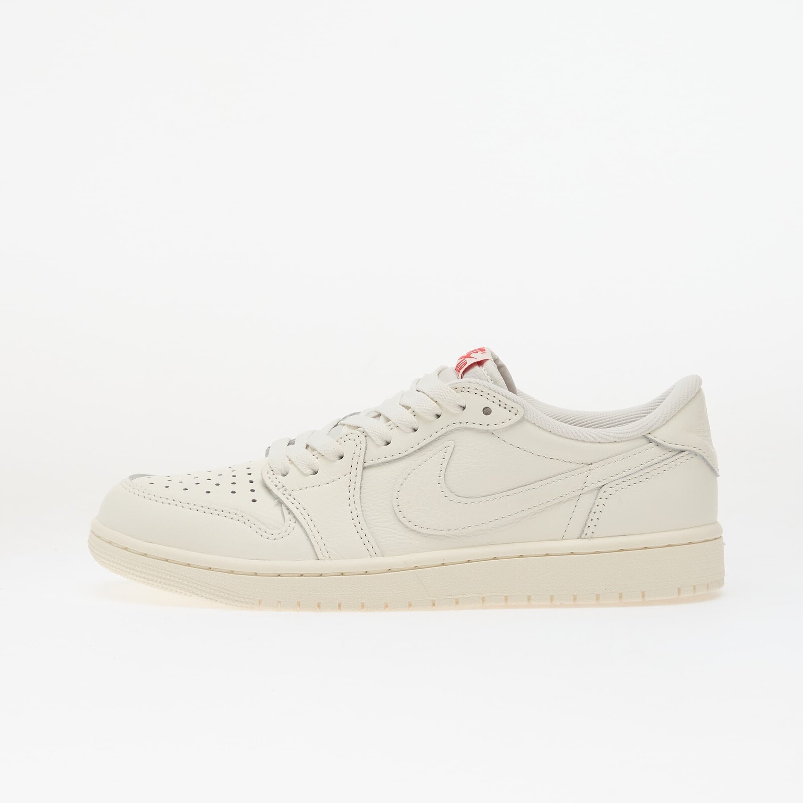 Tenisky Air Jordan 1 Retro Low Sail/ Sail-University Red EUR 44.5