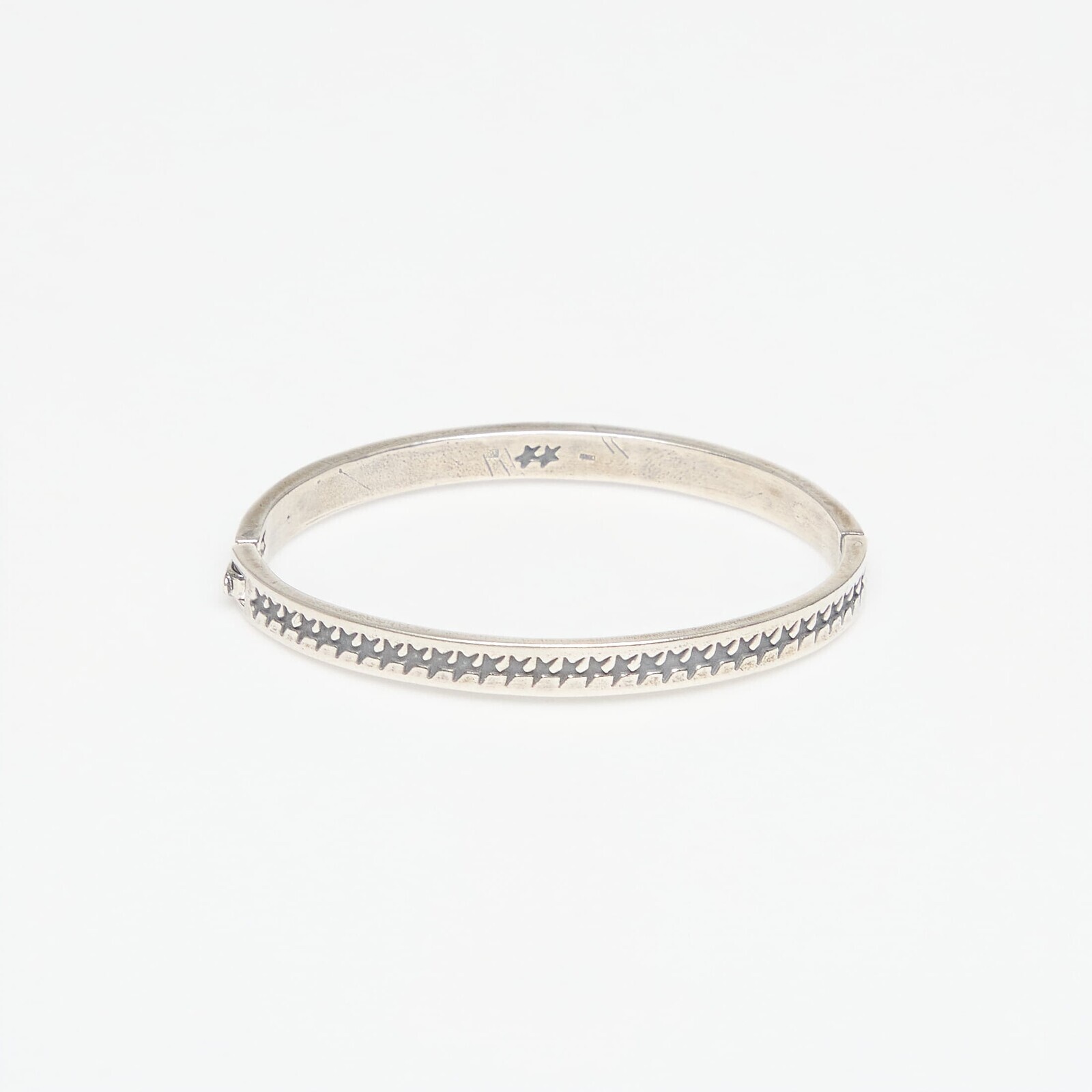 Náramok TwoJeys Icon Stars Closed Bangle Silver M