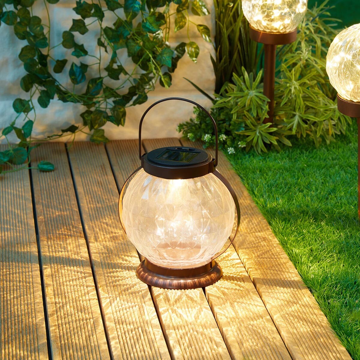 Solárna lampa Hra tieňov