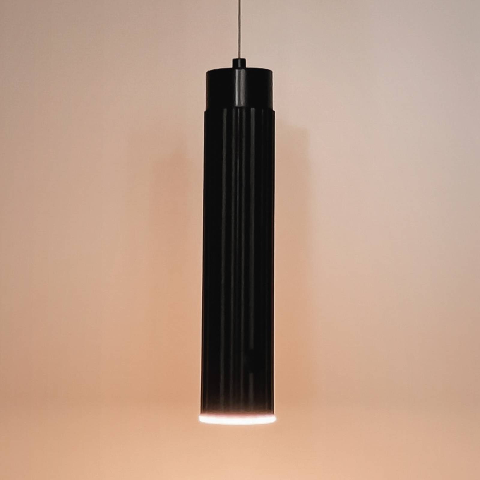 LED závesné svietidlo Hang na akumulátor, čierne, plastové, stmievateľné