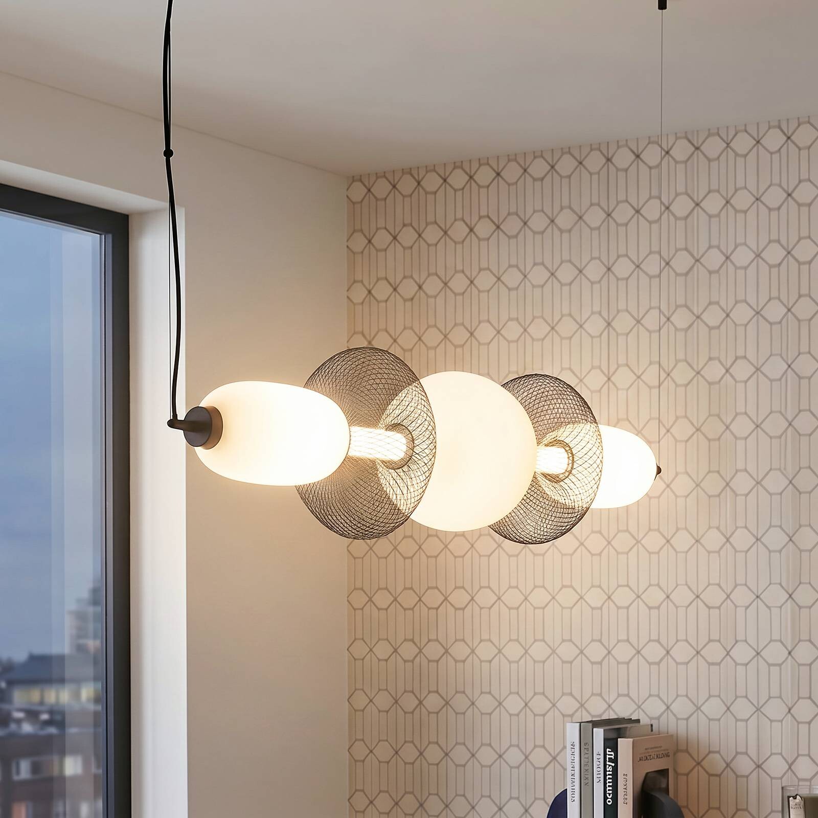 LED závesné svietidlo Arame, čierne/biele, sklo, dĺžka 93,5 cm