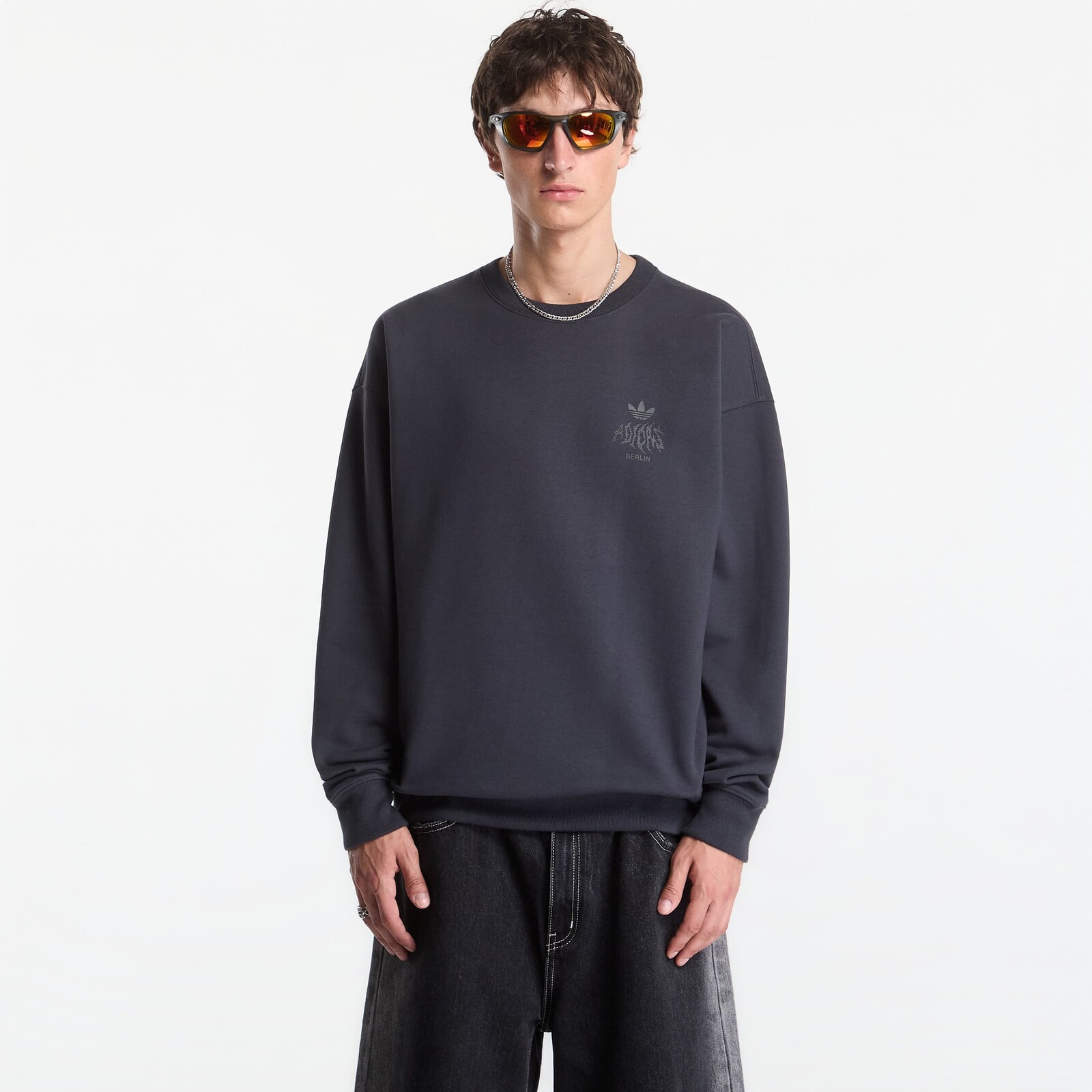 Mikina adidas Berlin GFX Crew Carbon S