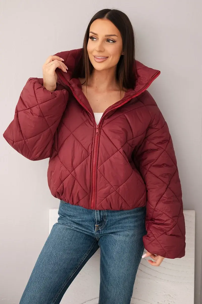Prešívaná bunda s širokými rukávmi v burgundy farbe