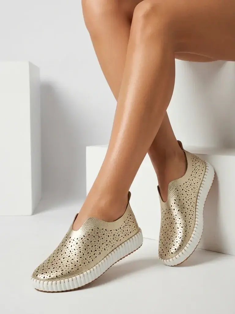 Zlaté dámske slip-on topánky Resti Adella