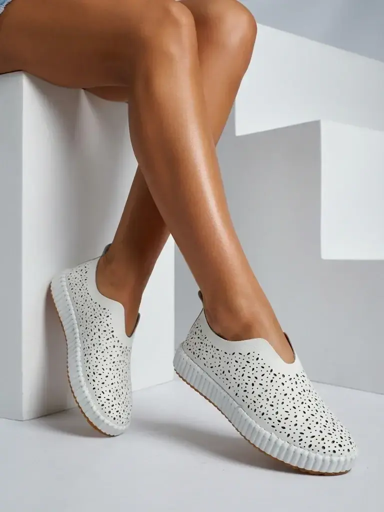Dámske slip-on topánky Resti Adella biele