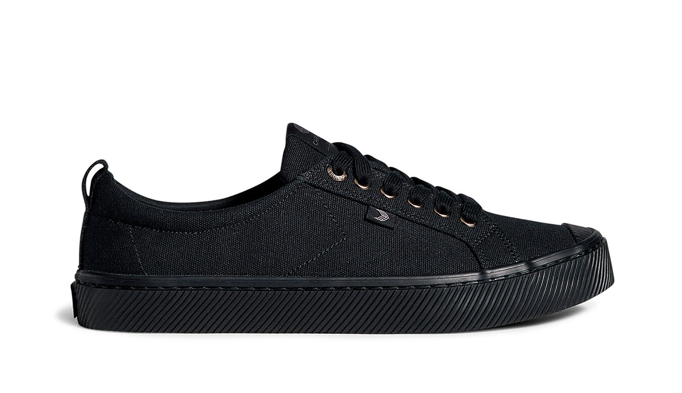 Tenisky Cariuma Oca Low Black