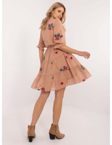 Ťavoučké volánové šaty