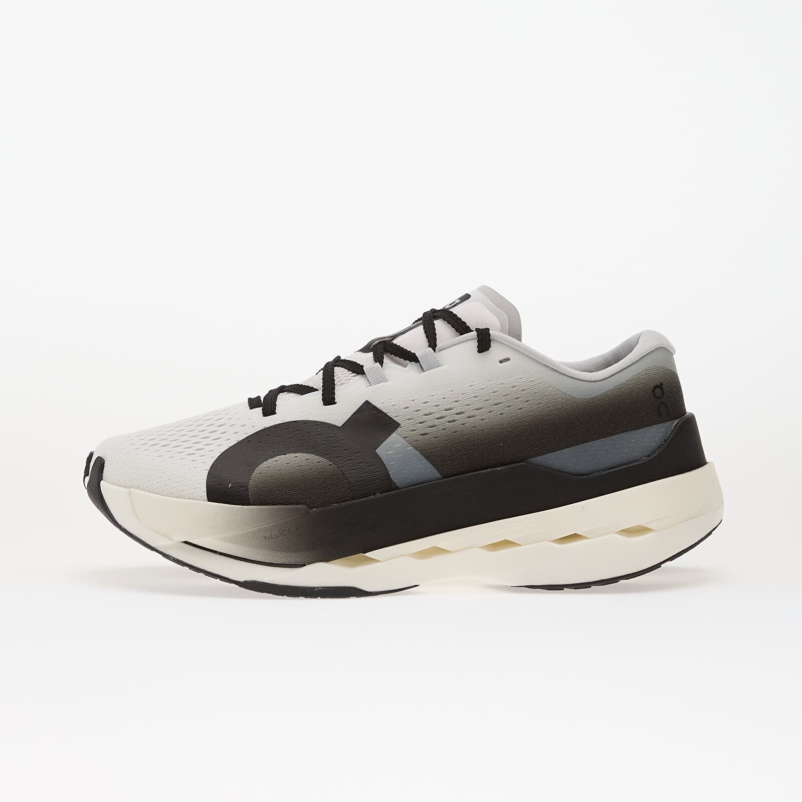 Tenisky On M Cloudboom Max White/ Black EUR 42