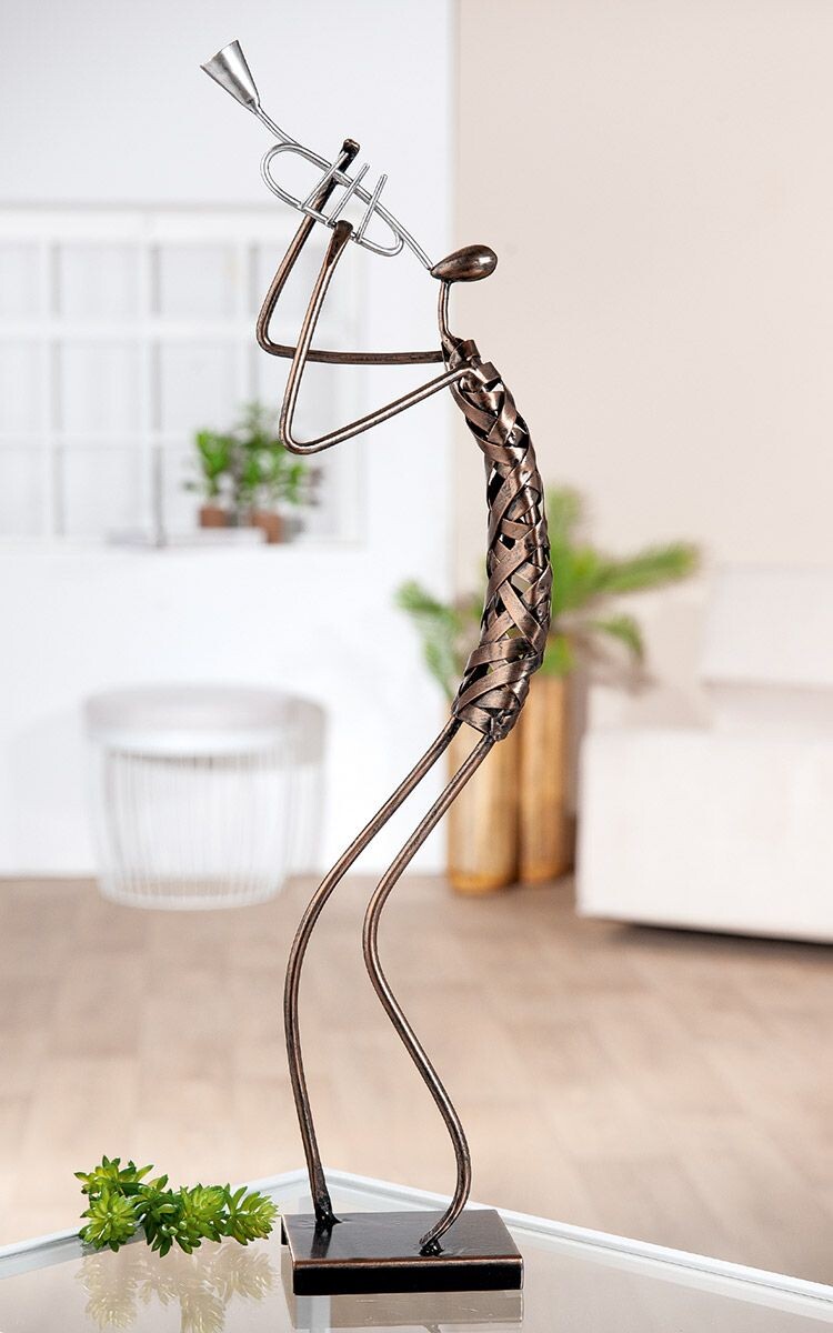 Socha hudobníka hrajúceho na trúbku, 54 cm