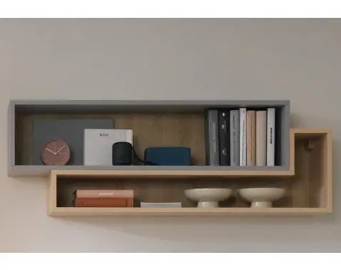 Závesný regál Room 115 cm, dub biscuit/sivý%