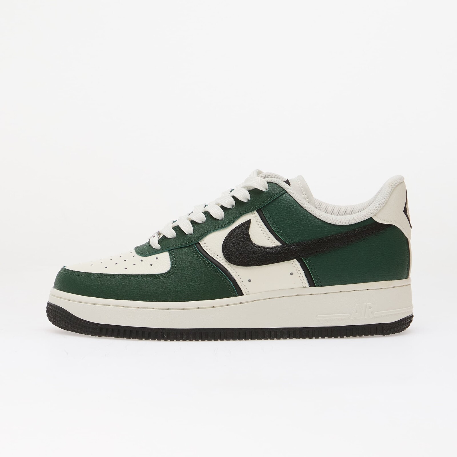 Tenisky Nike Air Force 1 '07 LV8 Fir/ Black-Sail-Coconut Milk EUR 40