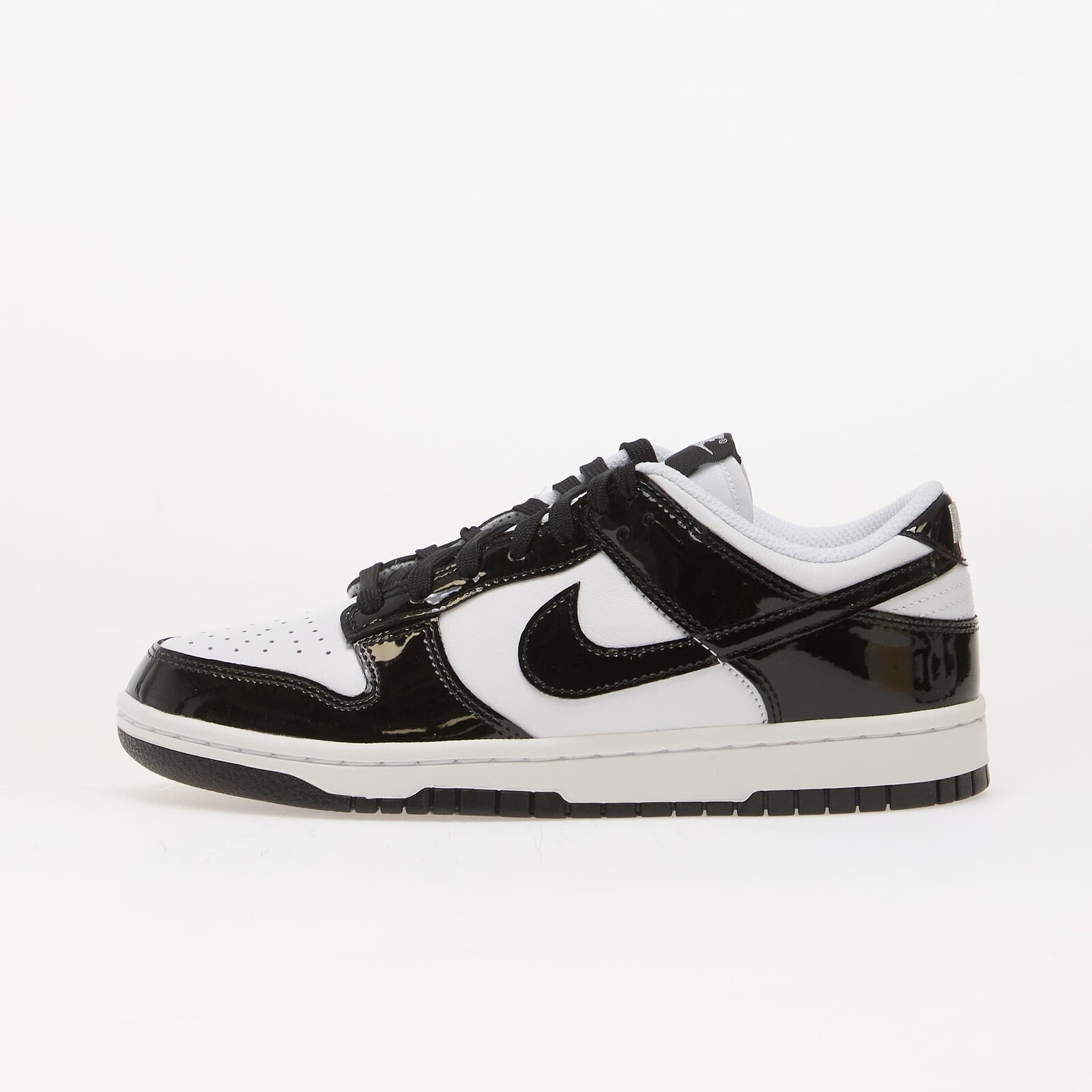 Tenisky Nike Dunk Low SE White/ Black-White-Metallic Silver EUR 43