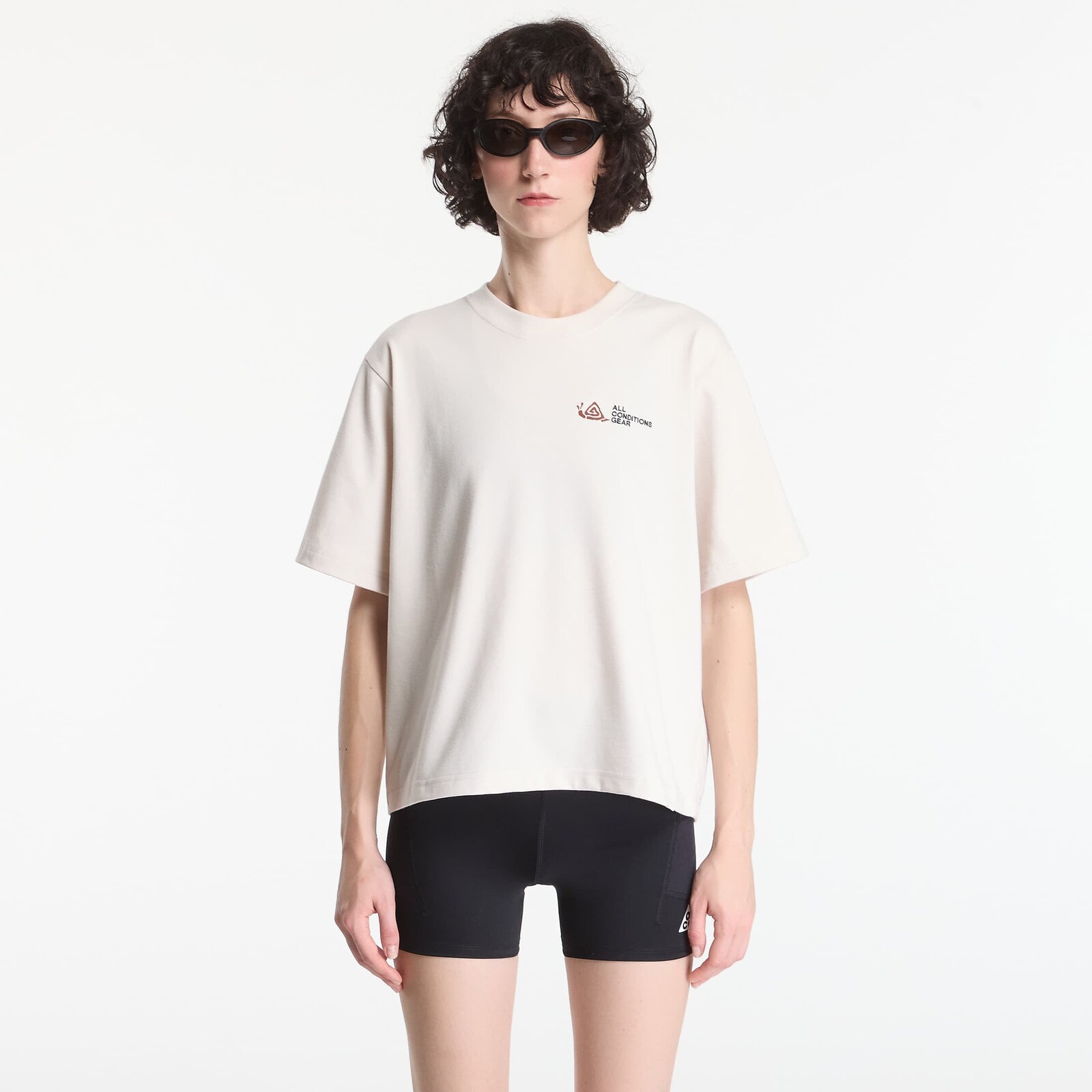 Tričko Nike ACG Women's T-Shirt Lt Orewood Brn XS