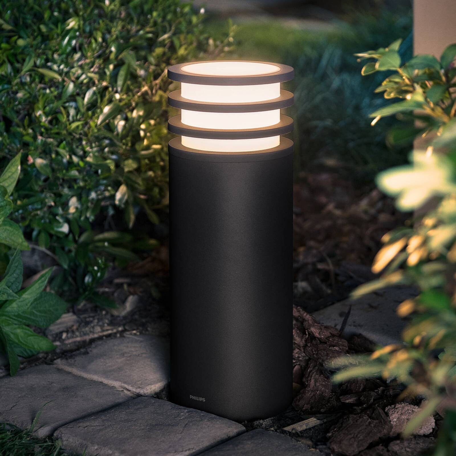 LED žiarovka Philips Hue Lucca s päticou, čierna, RGBW smart, IP44