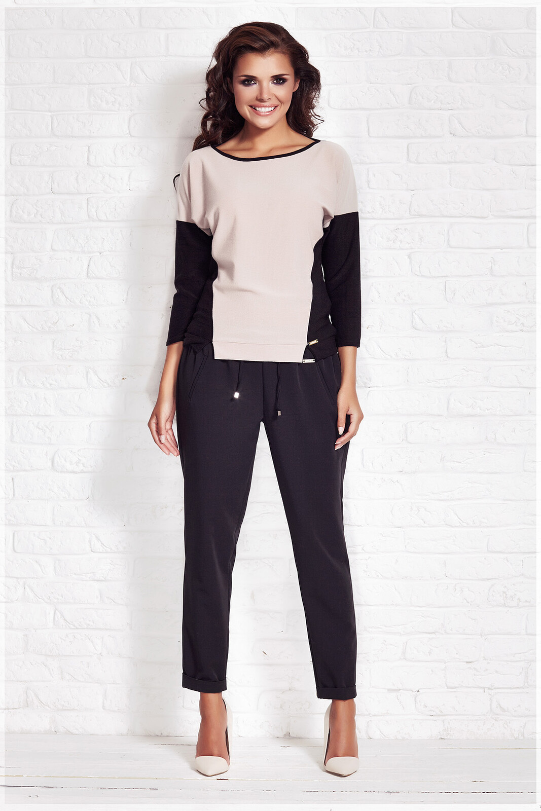 Awama Woman's Sweater A081