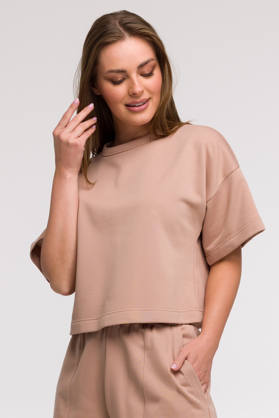BeWear Woman's Cropped sweatshirt with short sleeves - mocca