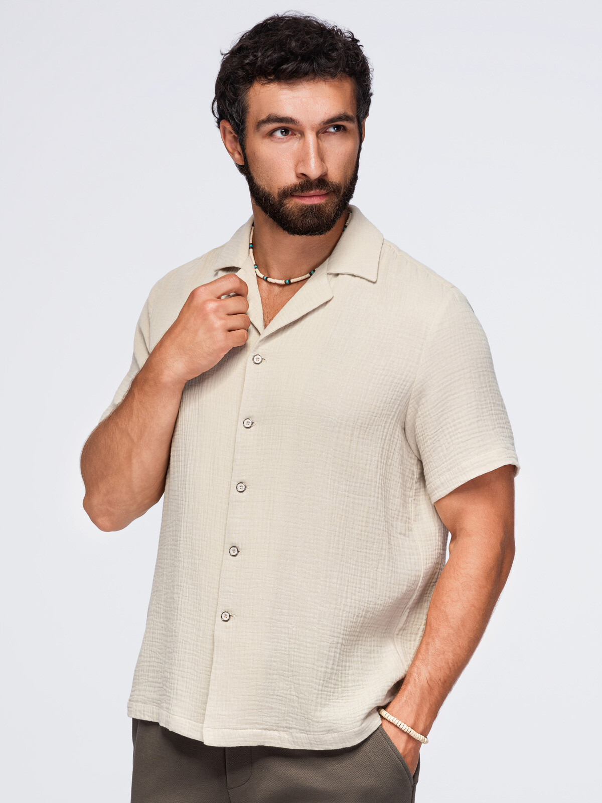 Ombre Men’s muslin shirt with a Cuban collar – beige