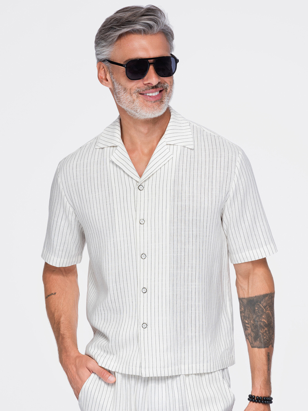 Ombre Men’s regular-fit viscose-linen striped shirt with a Cuban collar – off-white