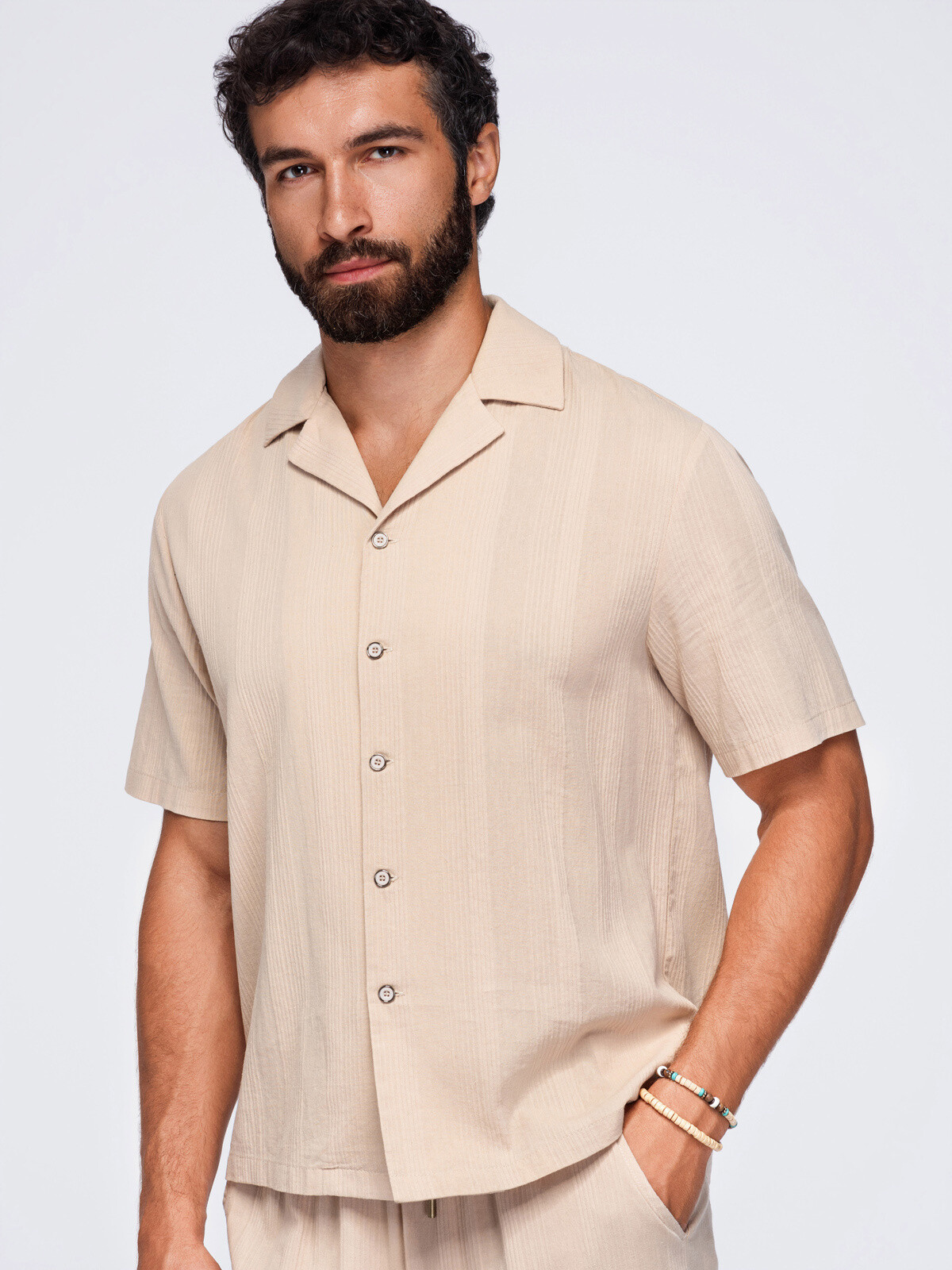 Ombre Men’s cotton shirt with a Cuban collar – light brown