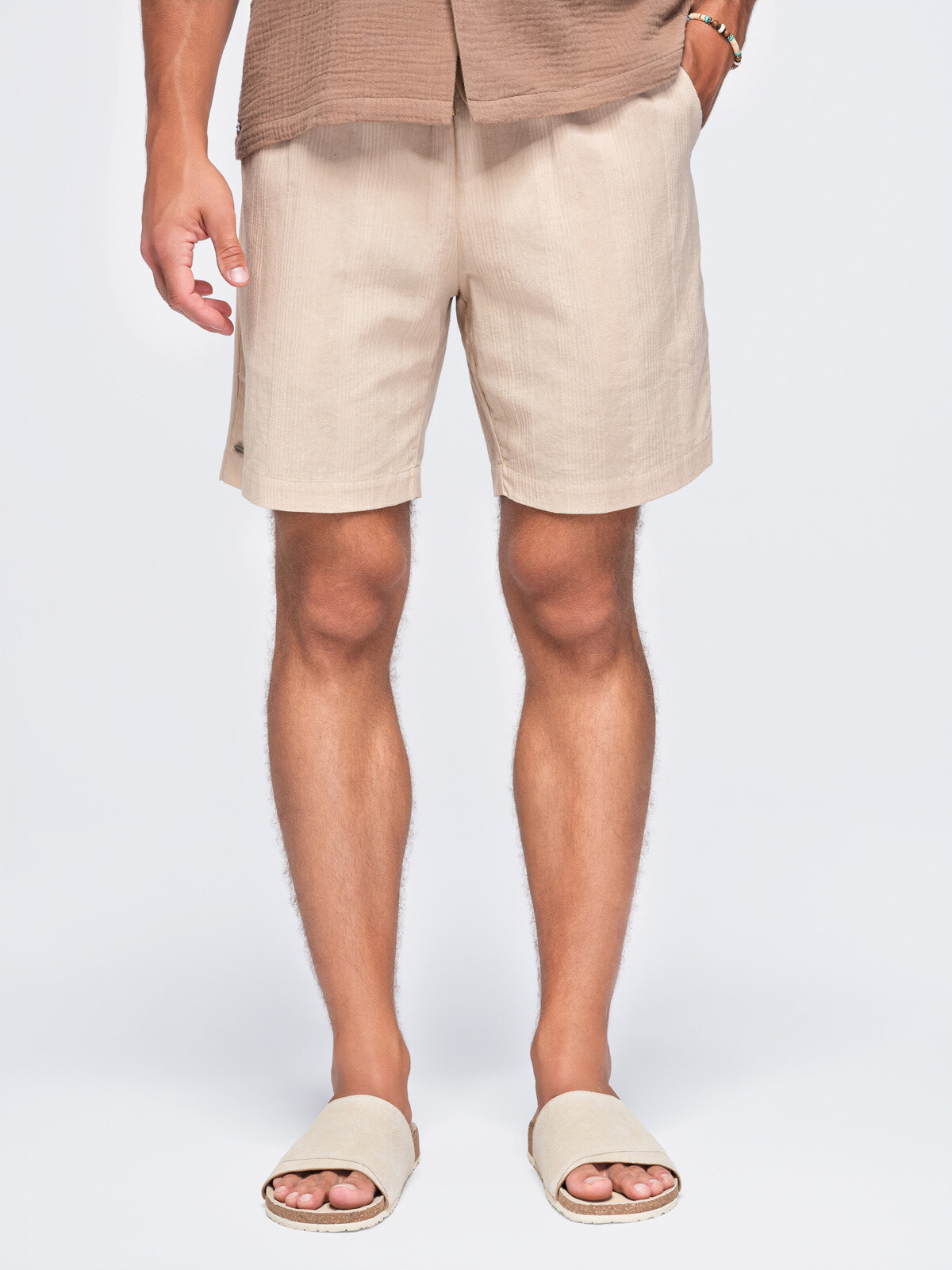 Ombre Men’s structured cotton shorts – light brown