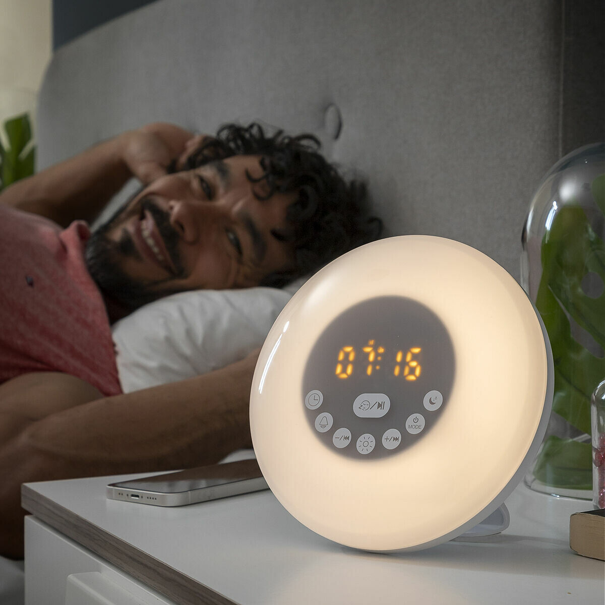 Nabíjateľný budík s funkciou východu slnka a reproduktorom Sunrilk InnovaGoods
