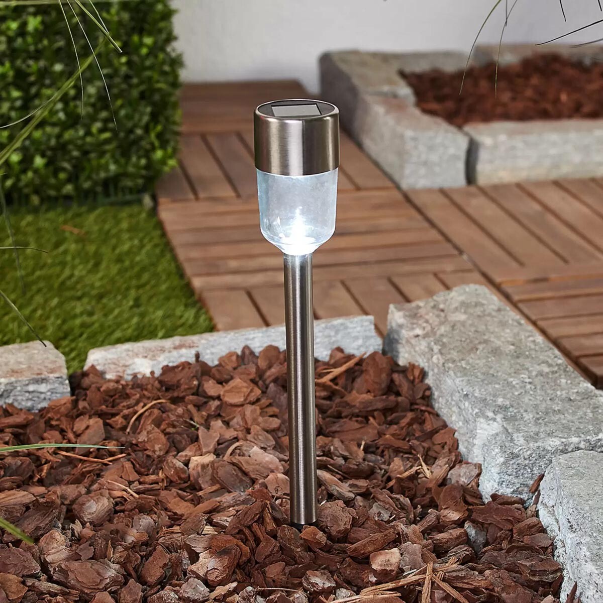 Záhradná solárna lampa so zápichom Grundig