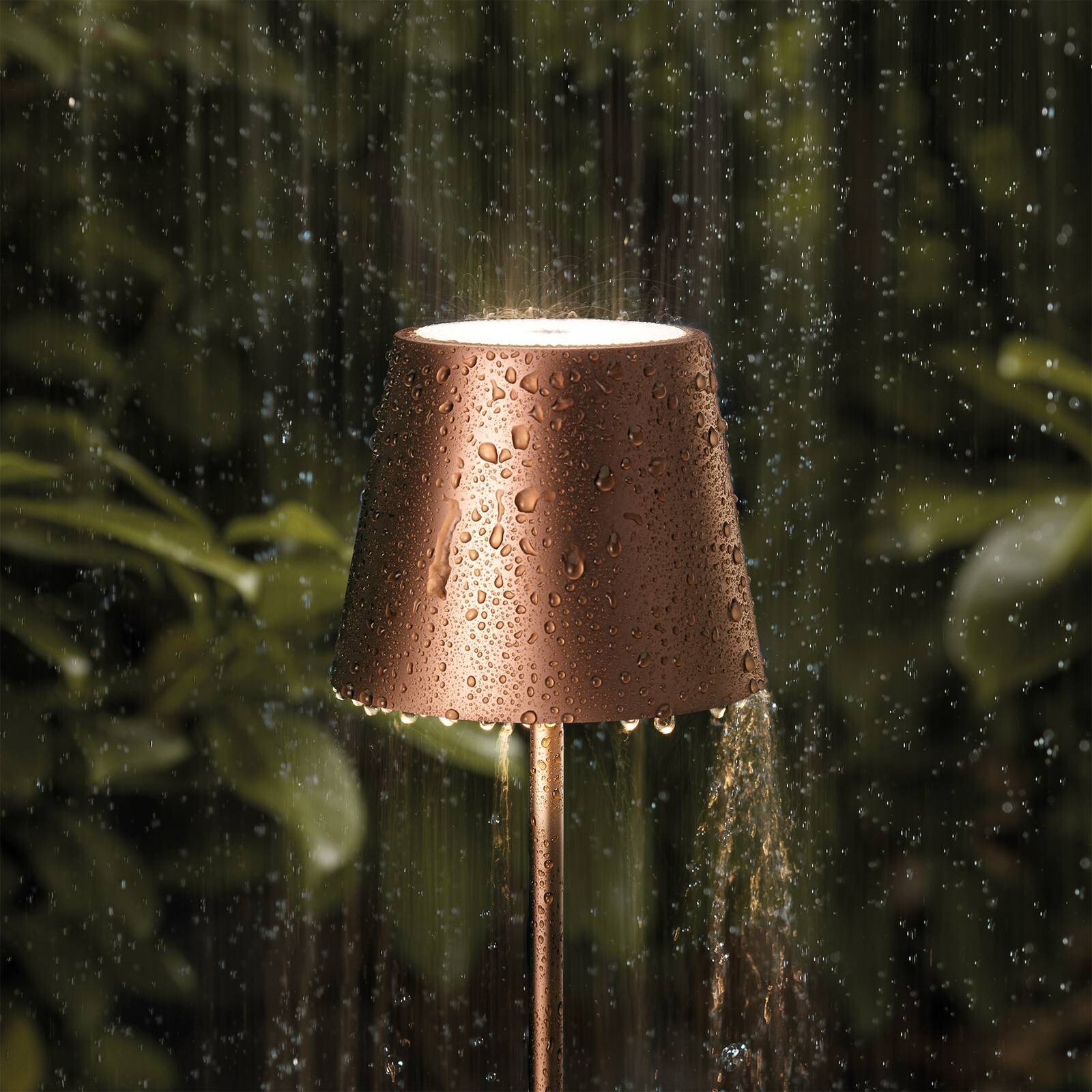Nuindie LED dobíjacia stolová lampa, USB-C, bronzová, IP54, stmievateľná